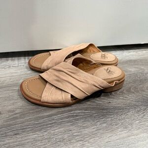 Sofft Sandals Size 8